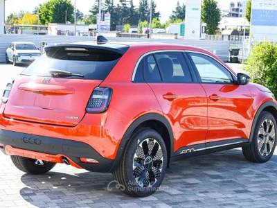Fiat 600 La Prima Hybrid 100cv Arancione usata Pianezza
