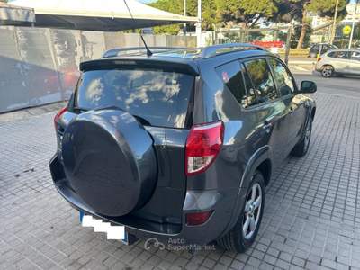 Toyota RAV4 RAV4 2.2 D-4D 177 CV Luxury Blu/Azzurro usata ALTAVILLA MILICIA