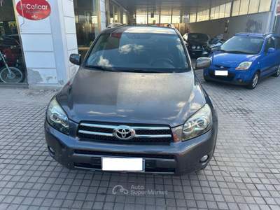 Toyota RAV4 RAV4 2.2 D-4D 177 CV Luxury Blu/Azzurro usata ALTAVILLA MILICIA