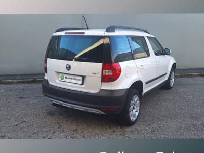 Skoda Yeti 2.0 TDI CR 110CV 4x4 Adventure Bianco usata Feltre