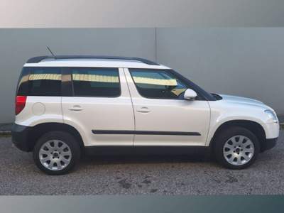 Skoda Yeti 2.0 TDI CR 110CV 4x4 Adventure Bianco usata Feltre