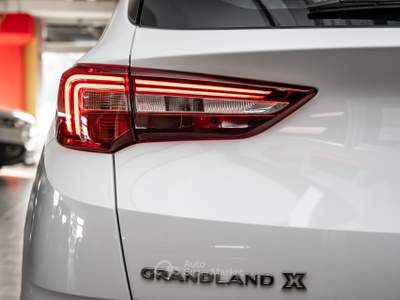 Opel Grandland X 1.6 phev Elegance fwd auto Bianco usata Seveso