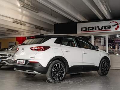 Opel Grandland X 1.6 phev Elegance fwd auto Bianco usata Seveso