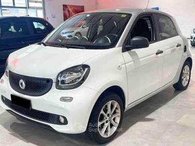 Smart ForFour 70 1.0 Passion Bianco usata Pianezza