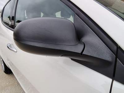 Lancia Ypsilon 0.9 TwinAir 85 CV 5 porte Metano Ecochic Gold Bianco usata Viadana