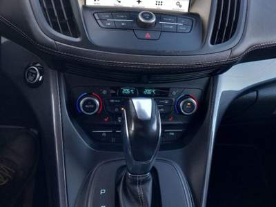 Ford Kuga 2.0 TDCI 150 CV S&amp;S 4WD Powershift Vignale Nero usata Viadana