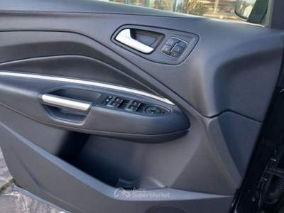 Ford Kuga 2.0 TDCI 150 CV S&amp;S 4WD Powershift Vignale Nero usata Viadana