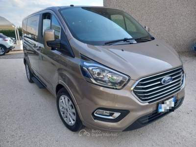 Ford Tourneo Custom 310 2.0 TDCi 130CV PC Titanium Marrone usata Viadana