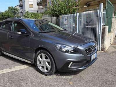 Volvo V40 Cross Country 1.6 Momentum Grigio usata Roma