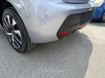 Peugeot 208 Hybrid 110 e-DCS6 Style Grigio usata Varedo