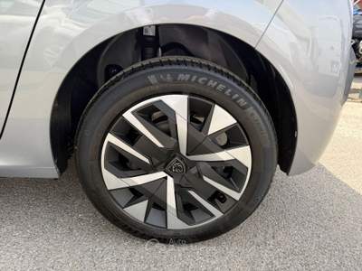 Peugeot 208 Hybrid 110 e-DCS6 Style Grigio usata Varedo