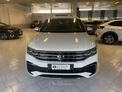 Volkswagen Tiguan eHYBRID DSG R-Line Led Bianco usata Gozzano