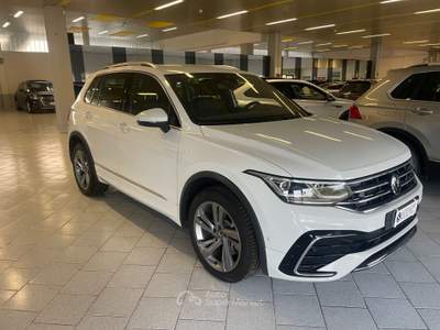 Volkswagen Tiguan eHYBRID DSG R-Line Led Bianco usata Gozzano