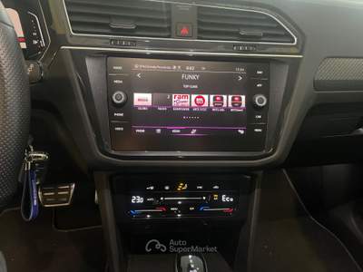 Volkswagen Tiguan eHYBRID DSG R-Line Led Bianco usata Gozzano