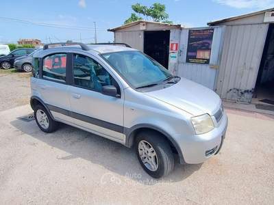 Fiat Panda 4x4 GANCIO TRAINO Argento usata Roma