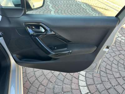 Peugeot 208 5 porte Active Metano usata FERMO
