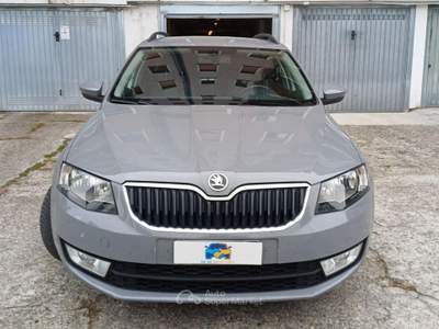 Skoda Octavia 1.6 TDI CR 105 CV DSG Wagon Elegance Grigio usata Melegnano