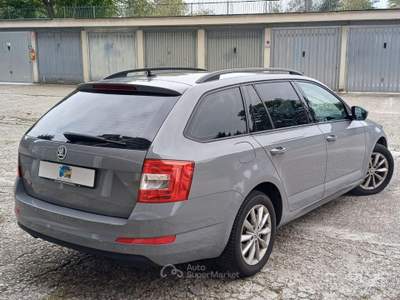 Skoda Octavia 1.6 TDI CR 105 CV DSG Wagon Elegance Grigio usata Melegnano
