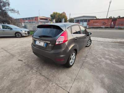 Ford Fiesta 1.5 TDCi 95CV 5 porte Titanium Grigio usata Asti