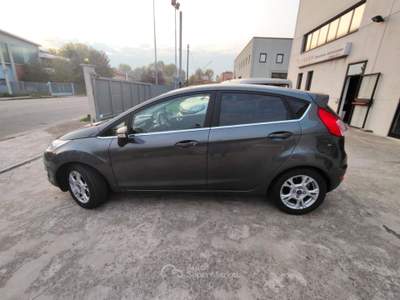 Ford Fiesta 1.5 TDCi 95CV 5 porte Titanium Grigio usata Asti