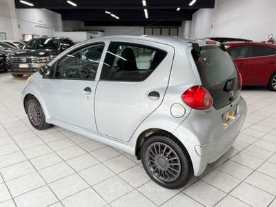 Toyota Aygo AYGO Argento usata Cinisello Balsamo