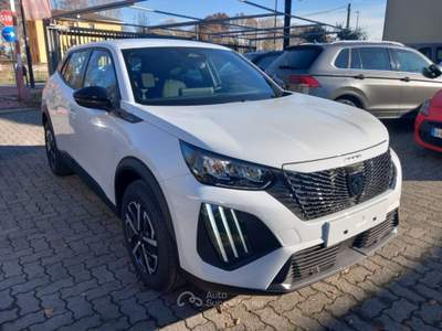 Peugeot 2008 Hybrid 145 e-DCS6 Style Bianco usata Varedo