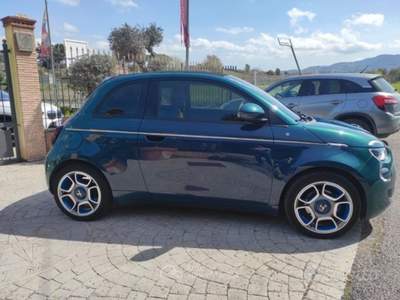 Fiat 500 Fiat icon cabrio 87 kw 118 cv Allestimento ABARTH Blu/Azzurro usata Frascati