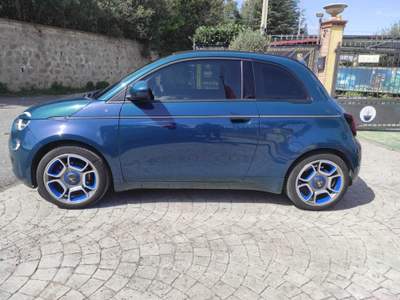 Fiat 500 Fiat icon cabrio 87 kw 118 cv Allestimento ABARTH Blu/Azzurro usata Frascati