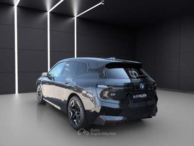 BMW iX xDrive40 Pacchetto Sportivo Nero usata San Nicola la Strada