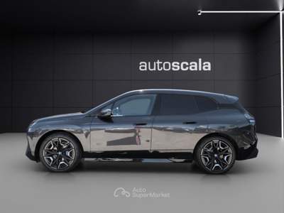BMW iX xDrive40 Pacchetto Sportivo Nero usata San Nicola la Strada