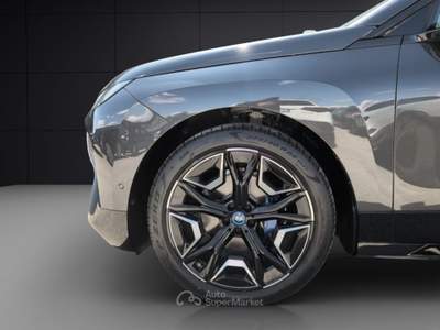 BMW iX xDrive40 Pacchetto Sportivo Nero usata San Nicola la Strada