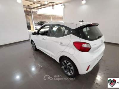 Hyundai i10 1.0 MPI Connectline Bianco usata Albano Laziale