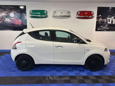 Lancia Ypsilon Ypsilon 1.0 firefly hybrid UnYca s Bianco usata Cesano Maderno