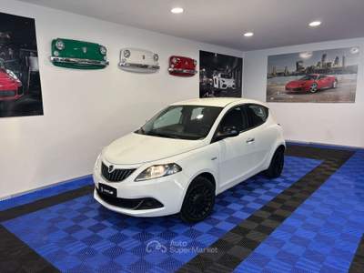 Lancia Ypsilon Ypsilon 1.0 firefly hybrid UnYca s Bianco usata Cesano Maderno