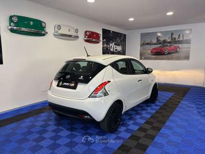 Lancia Ypsilon Ypsilon 1.0 firefly hybrid UnYca s Bianco usata Cesano Maderno