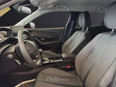 Peugeot 2008 1.2 PureTech Allure Pack Nero usata Casagiove