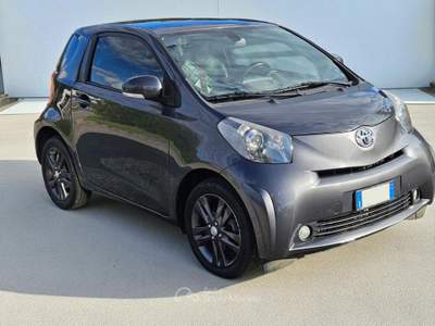 Toyota iQ 1.3 Executive Grigio usata Cassacco