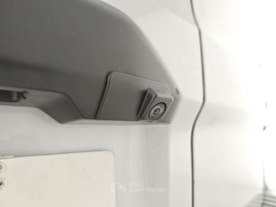 Ford Transit Custom 320 2.0 EcoBlue Hybrid 130 PC Combi Trend Argento usata Capua