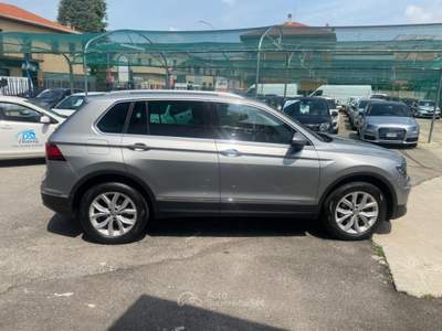 Volkswagen Tiguan 2.0 TDI SCR DSG 4MOTION Executive BMT Grigio usata Varedo