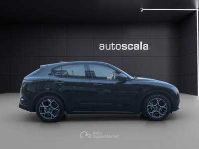 Alfa Romeo Stelvio 2.2 Turbodiesel 160 CV AT8 RWD Sprint Nero usata Napoli