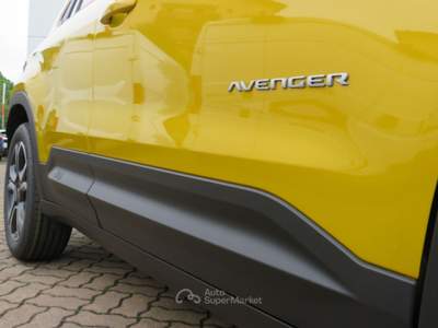 Jeep Avenger 1.2 Turbo 100cv Summit Giallo usata Seregno
