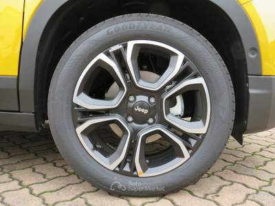 Jeep Avenger 1.2 Turbo 100cv Summit Giallo usata Seregno