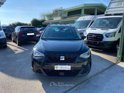 Seat Arona 1.0 EcoTSI Style NAV/FARI LED/CARPLAY Nero usata Atripalda