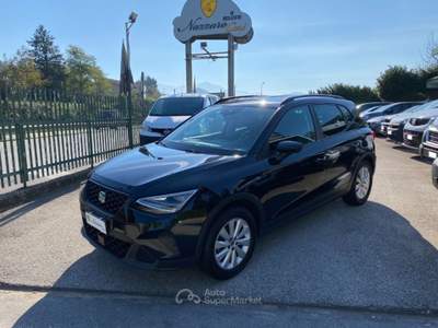 Seat Arona 1.0 EcoTSI Style NAV/FARI LED/CARPLAY Nero usata Atripalda