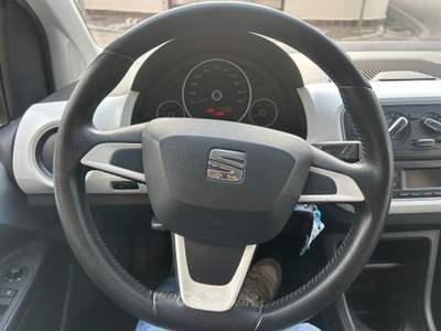Seat Mii Seat Mii 1.0 68 CV 5 porte Chic Ecofuel Argento usata Caivano