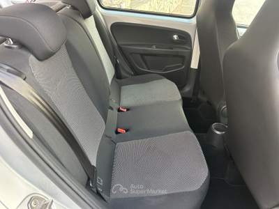 Seat Mii Seat Mii 1.0 68 CV 5 porte Chic Ecofuel Argento usata Caivano