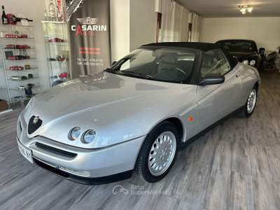 Alfa Romeo Gtv/Spider Capote elettrica - targa oro Argento usata Spinea