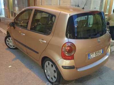 Renault Modus Vendo simpaticissima ed economicissima topolina Bronzo usata Lucera
