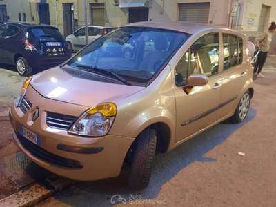 Renault Modus Vendo simpaticissima ed economicissima topolina Bronzo usata Lucera