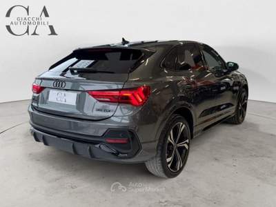 Audi Q3 2.0 tdi S line edition 150cv s-tronic Identity Black usata Rovigo